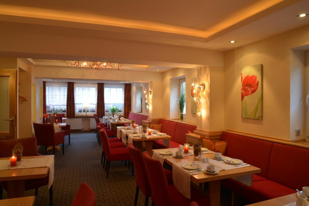 Parkhotel Zum Stern Oberaula Bagian luar foto